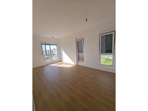 Tirane, jepet me qera apartament 2+1 Kati 1, 60 m² 90.000 € (Fresku)