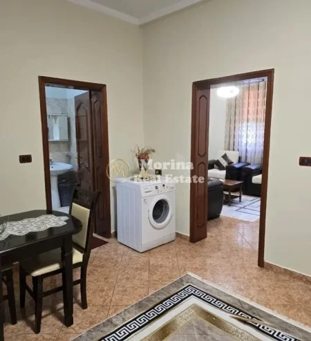 Tirane, jepet me qera shtepi 1+1 Kati 1, 60 m² 400 € (Don Bosko)