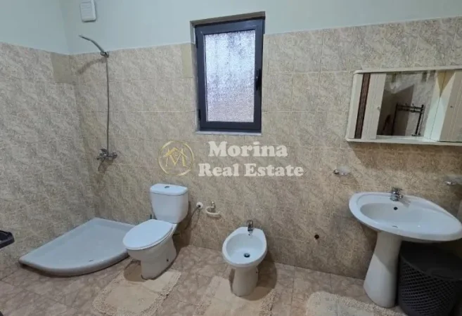 Tirane, jepet me qera shtepi 1+1 Kati 1, 60 m² 400 € (Don Bosko)