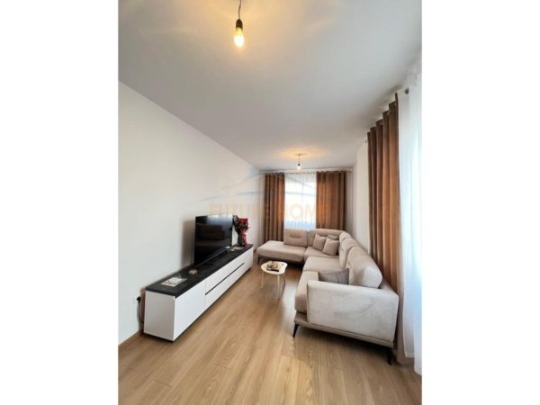 Tirane, shitet apartament 1+1+Aneks+Ballkon Kati 8, 71 m² 123.000 € (Unaza e Re)