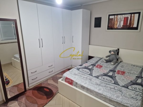 Tirane, jepet me qera apartament 2+1 Kati 5, 80 m² 700 € (ZOGU I ZI)