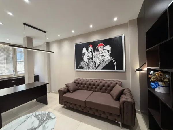 Tirane, jepet me qera zyre Kati 1, 35 m² 600 € (Myslym Shyri)