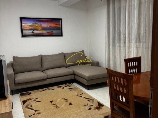 Tirane, jepet me qera apartament 1+1 Kati 0, 60 m² 350 € (LAPRAKE)