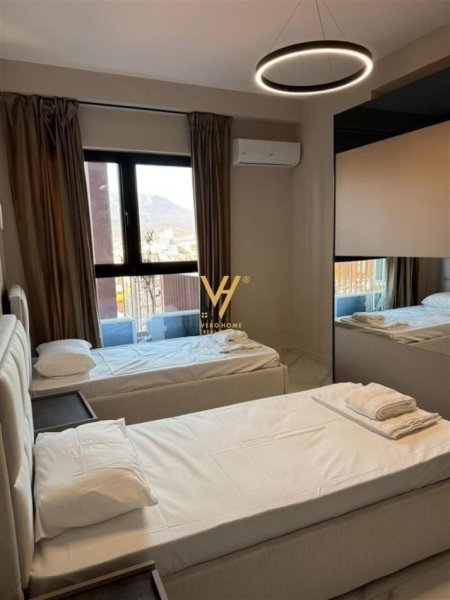 Tirane, jepet me qera apartament 3+1+Ballkon Kati 15, 125 m² 1.900 € (GARDEN BUILDING)