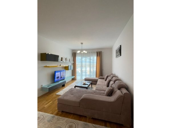Tirane, jepet me qera apartament 2+1+Ballkon Kati 3, 108 m² 900 € (Kopshti Botanik, Tiranë.)