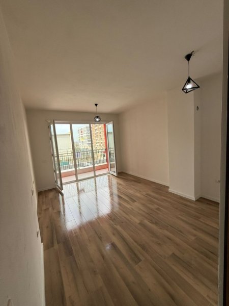 Tirane, jepet me qera apartament 1+1+Ballkon Kati 1, 58 m² 430 € (Univers City)