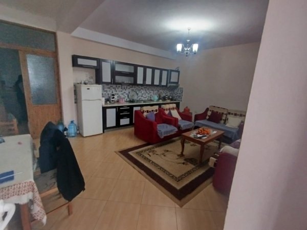 Tirane, jepet me qera Banese 2+1+Ballkon Kati 4, 90 m² 500 € (Inxhinjeria, Rruga Artan Lenja, 21 Dhjetori, Tirane)