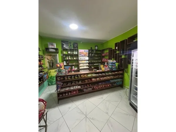 Tirane, shitet Kati 0, 50 m² (Bulevardi i ri)