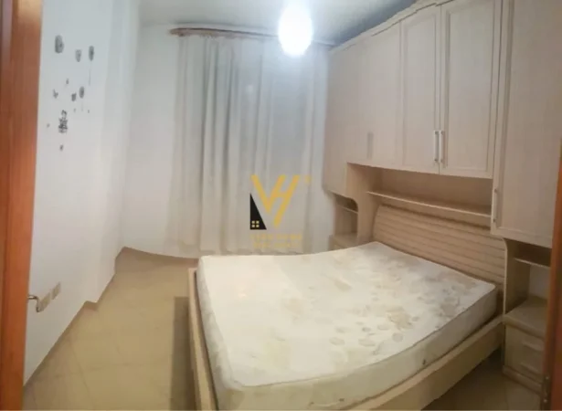 Tirane, jepet me qera apartament 1+1+Ballkon Kati 6, 50 m² 400 € (YZBERISHT)