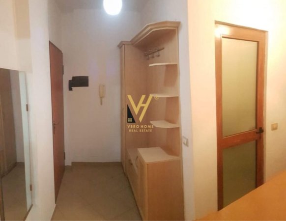 Tirane, jepet me qera apartament 1+1+Ballkon Kati 6, 50 m² 400 € (YZBERISHT)
