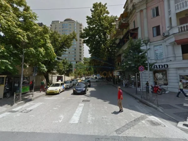 Tirane, shitet ambjent biznesi Kati -1, 41 m² 300.000 € (Bllok)
