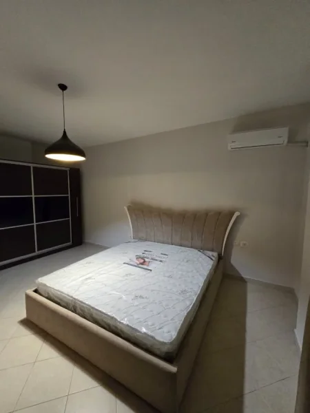 Tirane, jepet me qera apartament 2+1 , 100 m² 900 € 