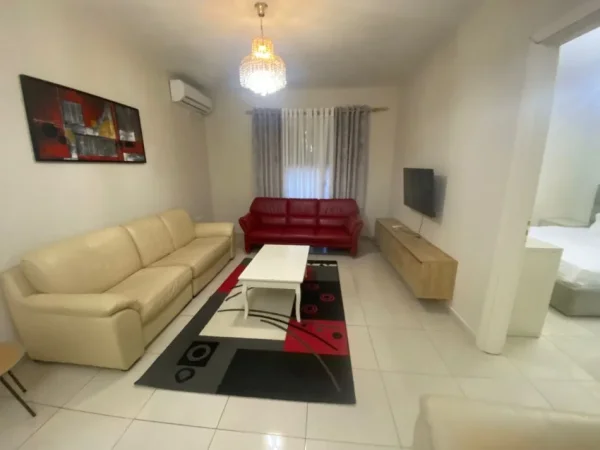 Tirane, jepet me qera apartament 2+1+Ballkon Kati 2, 85 m² 600 € 