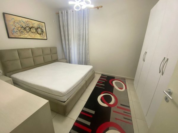 Tirane, jepet me qera apartament 2+1+Ballkon Kati 2, 85 m² 600 € 