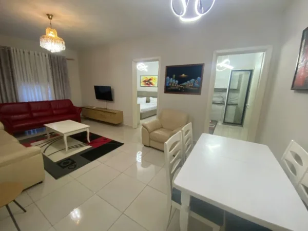 Tirane, jepet me qera apartament 2+1+Ballkon Kati 2, 85 m² 600 € 