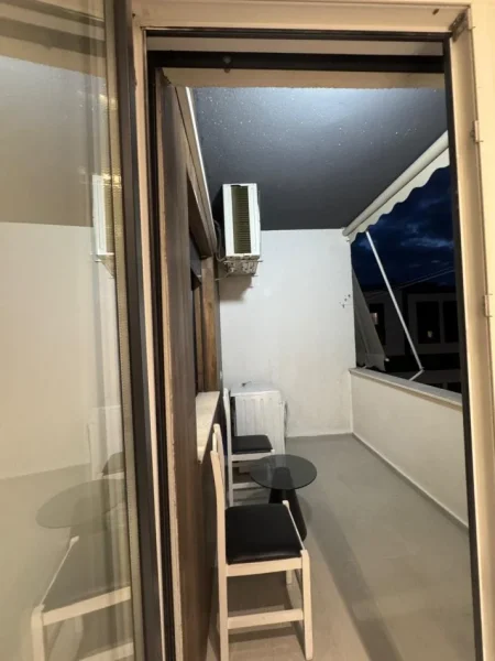 Tirane, jepet me qera apartament 2+1+Ballkon Kati 4, 80 m² 400 € 