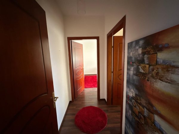 Tirane, jepet me qera apartament 2+1+Ballkon Kati 5, 102 m² 800 € (Myslym Shyri)