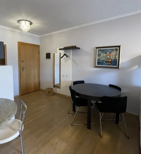 Tirane, jepet me qera apartament 2+1 Kati 5, 110 m² 800 € (Rruga e Kosovareve)