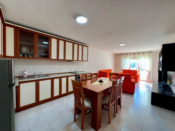 Tirane, jepet me qera apartament 1+1+Ballkon Kati 5, 63 m² 400 € (Rruga Gjergj Legisi)