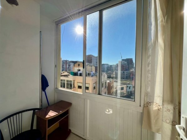 Tirane, jepet me qera apartament 1+1+Ballkon Kati 5, 63 m² 400 € (Rruga Gjergj Legisi)