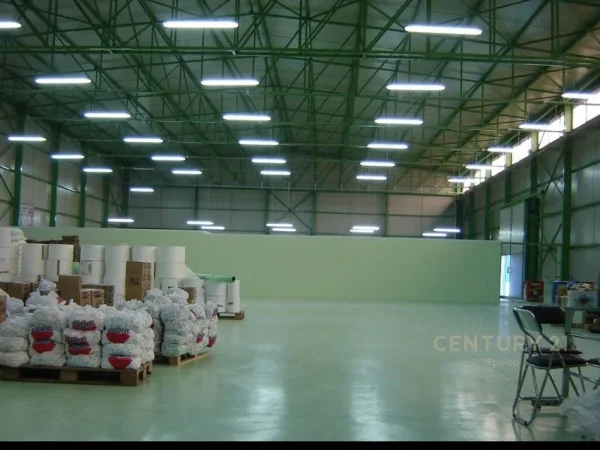 Tirane, shitet magazine Kati 0, 4.650 m² 1.900.000 € 