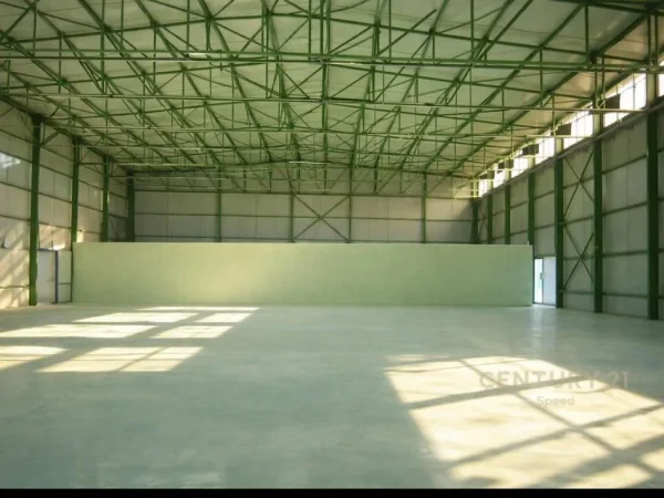 Tirane, shitet magazine Kati 0, 4.650 m² 1.900.000 € 