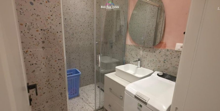 Tirane, jepet me qera apartament 1+1 Kati 1, 55 m² 670 € (Rruga Dibres)