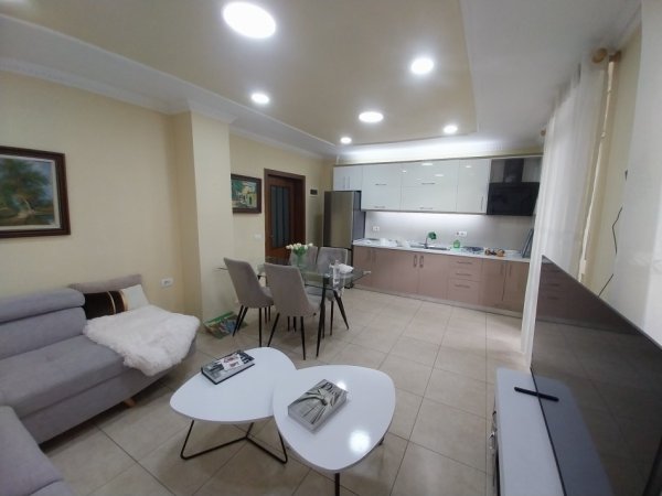 Tirane, jepet me qera apartament 1+1+Aneks+Ballkon Kati 3, 62 m² 600 € (Blv Gjergj Fishta, Qëndër - Universitetit Mesdhetar)