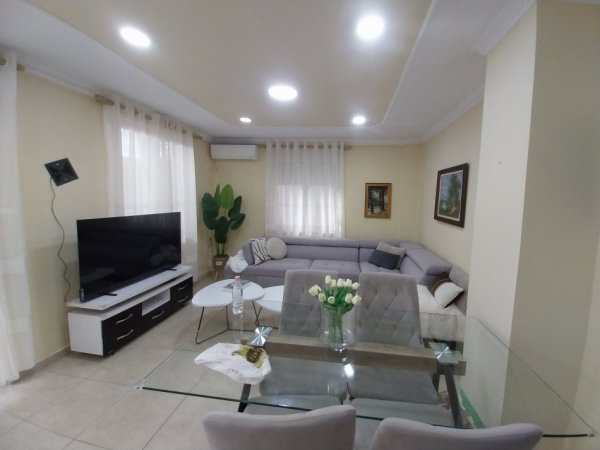 Tirane, jepet me qera apartament 1+1+Aneks+Ballkon Kati 3, 62 m² 600 € (Blv Gjergj Fishta, Qëndër - Universitetit Mesdhetar)