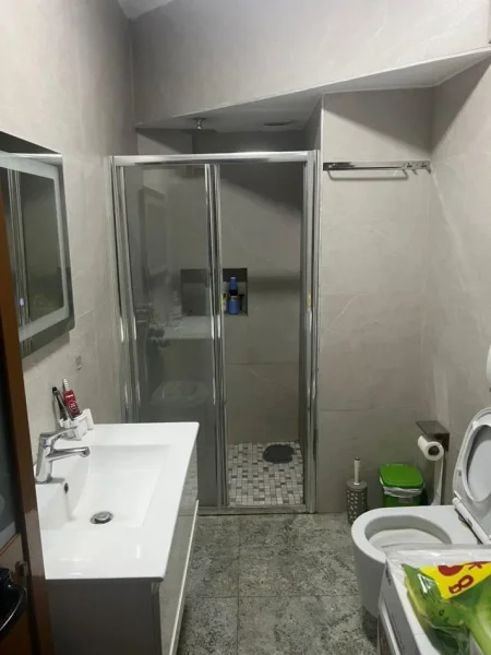 Tirane, jepet me qera apartament 1+1 Kati 5, 96 m² 670 € (Apartament Me Qera 2+1 Tek Rruga Dritan Hoxha ( ID B2201692) Tirane)
