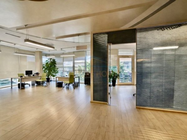 🏢 Qira | Ambient Biznesi | Coin Tirana – Stadiumi Air Albania