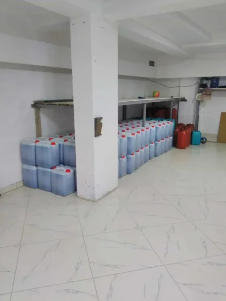 Tirane, jepet me qera dyqan Kati -1, 80 m² 520 € (Rruga Isuf Elezi)