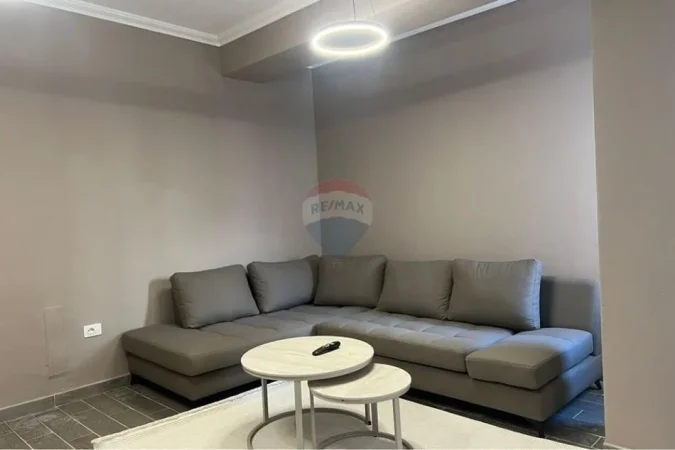 Tirane, jepet me qera apartament 2+1 , 100 m² 700 € (Kodra e Diellit)
