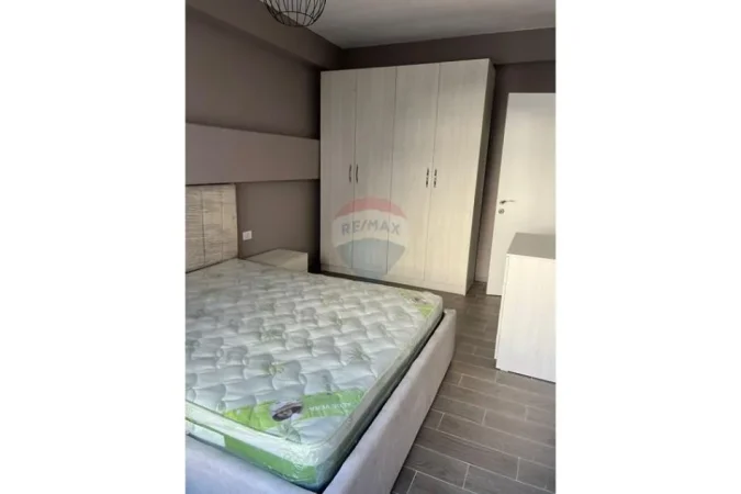 Tirane, jepet me qera apartament 2+1 , 100 m² 700 € (Kodra e Diellit)