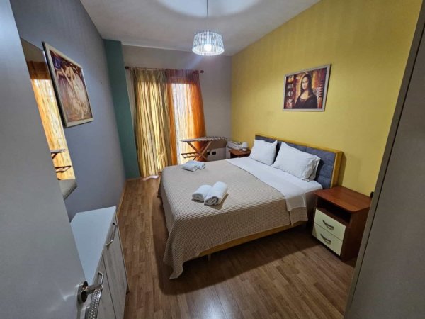 Tirane, jepet me qera apartament 2+1 , 55 m² (Rruga Kajo Karafili)