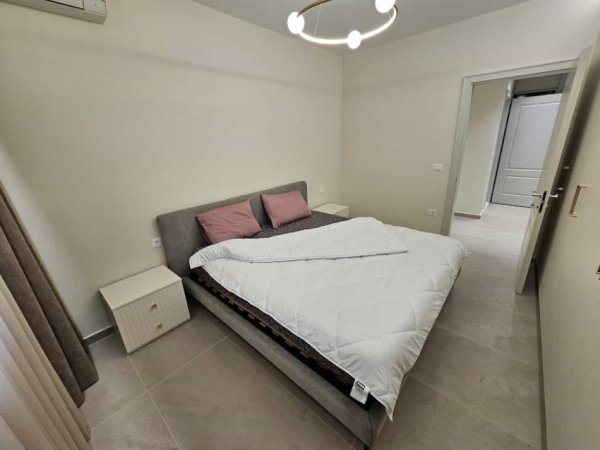 Tirane, jepet me qera apartament 2+1 Kati 3, 58 m² 900 € (Rruga e Kavajes)