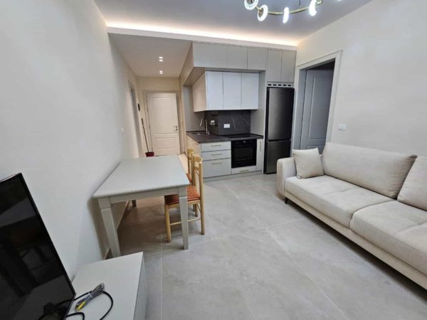 Tirane, jepet me qera apartament 2+1 Kati 3, 58 m² 900 € (Rruga e Kavajes)