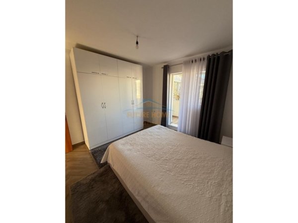 Qera, Shtëpi Private 2-Katëshe, 5 Maji, Tiranë.