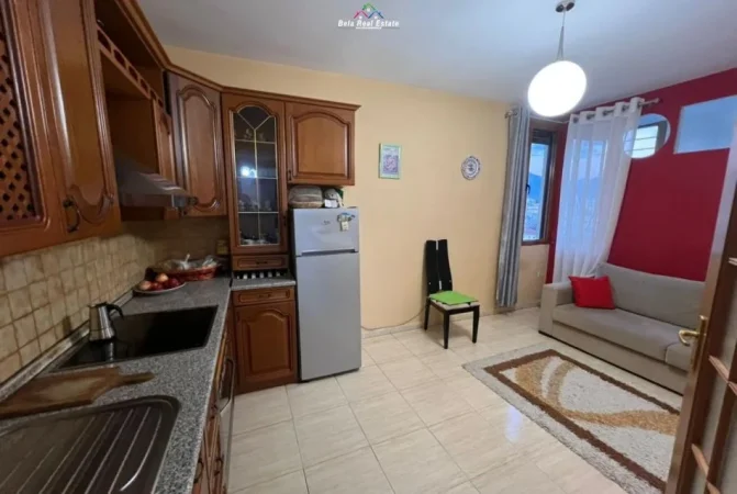 Tirane, jepet me qera apartament 1+1 Kati 12, 64 m² 600 € (Rruga e Bogdaneve)