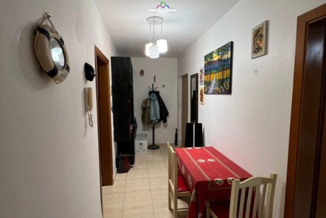 Tirane, jepet me qera apartament 1+1 Kati 12, 64 m² 600 € (Rruga e Bogdaneve)