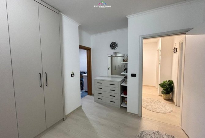 Tirane, jepet me qera apartament 2+1 , (Brryl)