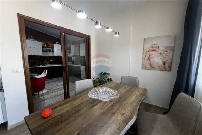 Vlore, shitet apartament+verande | Penthouse 2+1+Ballkon , 120 m² 195.000 € (Bulevardi Ismail Qemali, pranë RINISË, Vlorë)