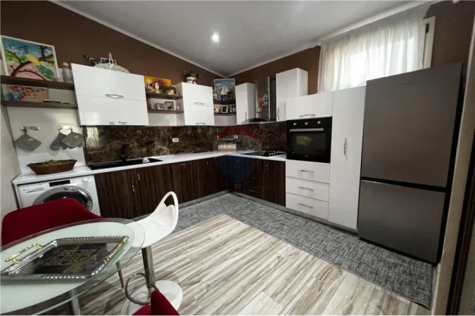 Vlore, shitet apartament+verande | Penthouse 2+1+Ballkon , 120 m² 195.000 € (Bulevardi Ismail Qemali, pranë RINISË, Vlorë)
