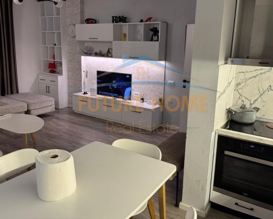 🏡 Qira | Apartament 2+1 – pranë Stacionit të Trenit