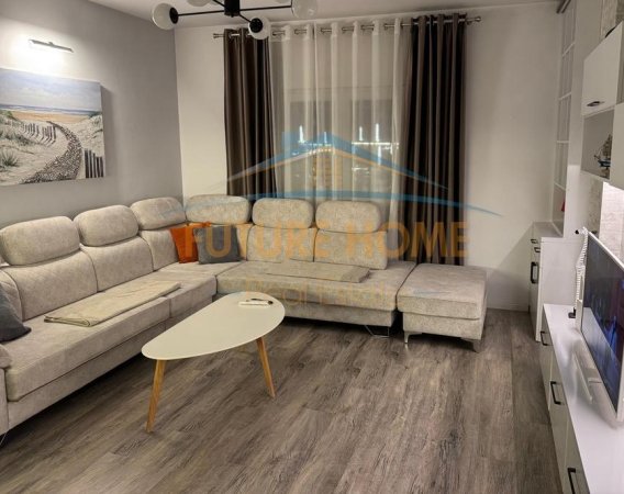 🏡 Qira | Apartament 2+1 – pranë Stacionit të Trenit