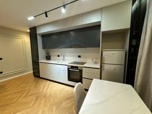 Tirane, shitet apartament 1+1+Ballkon Kati 0, 73 m² 155.000 €