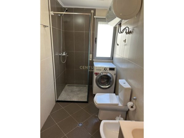 Tirane, jepet me qera apartament 1+1+Ballkon Kati 4, 70 m² 730 € (5 maji)