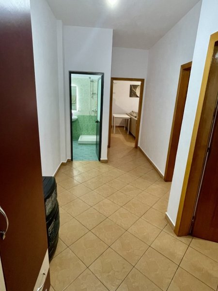 Tirane, jepet me qera apartament 2+1+Ballkon Kati 7, 550 €