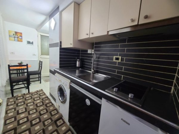Tirane, jap me qera garsonier 1+1 Kati 1, 37 m² 310 € (Rruga 5maji prane qendres tregtare concord)