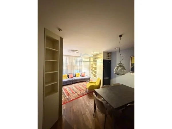 Tirane, shitet apartament Kati 1, 101 m² 285.000 €